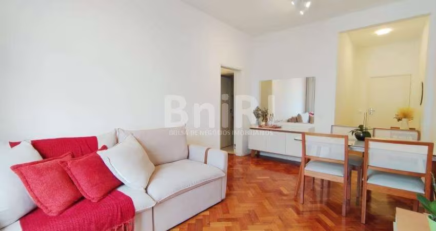 OPORTUNIDADE! CHARMOSO APARTAMENTO NO ALTO