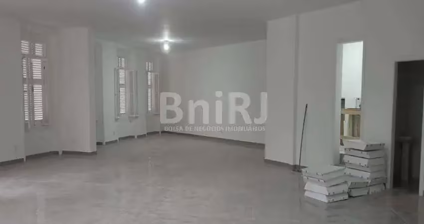 Sobrado comercial- com amplo salão - centro histórico de petrópolis - rj.