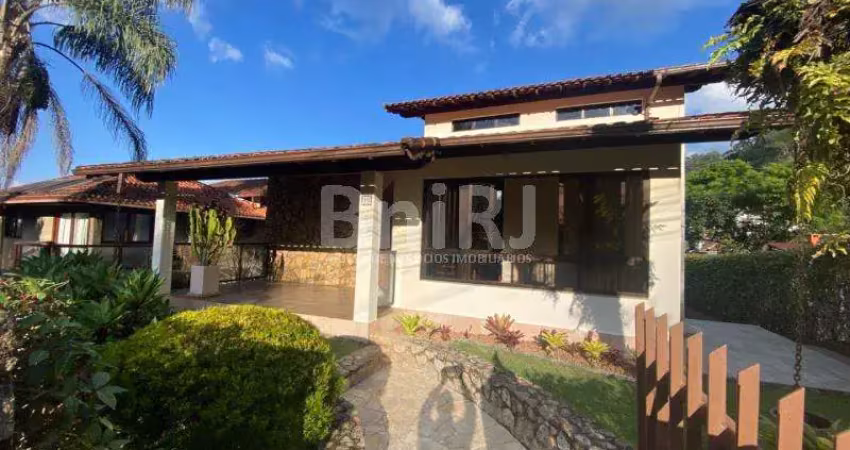 Casa em condomínio com 3 quartos e 207 m² à venda - vale dos pinheiros