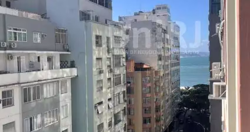 Oportunidade!! excelente localização. vista parcial do mar de copacabana.