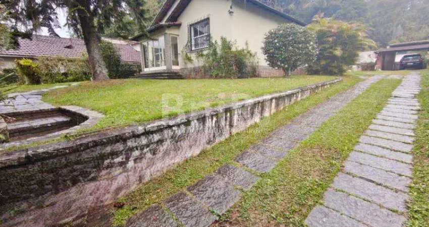 Casa com 4 quartos à venda na Rua Afrânio Peixoto, Bingen, Petrópolis