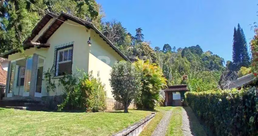 Casa com 4 quartos à venda na Rua Afrânio Peixoto, Bingen, Petrópolis