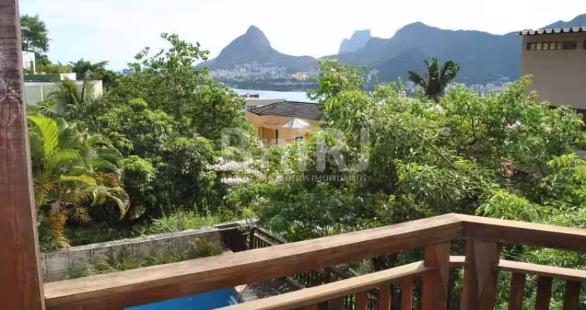 Casa com 2 quartos à venda na Rua Casuarina, Humaitá, Rio de Janeiro