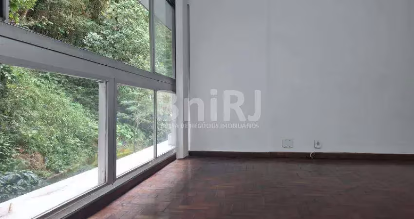Oportunidade na lagoa! salão, 3 quartos, suite, armários, vaga, silencioso, vista verde, rio de janeiro rj