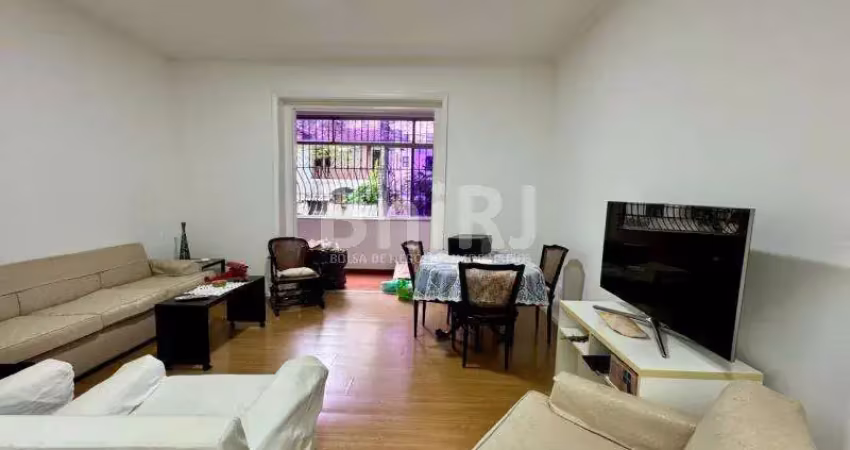 Garden com espaço gourmet no coração do jardim botânico