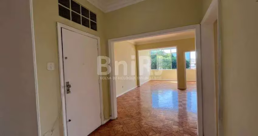 Tijuca - apartamento de 3 quartos 120 m² com vaga em rua tranquila e próximo ao metrô.