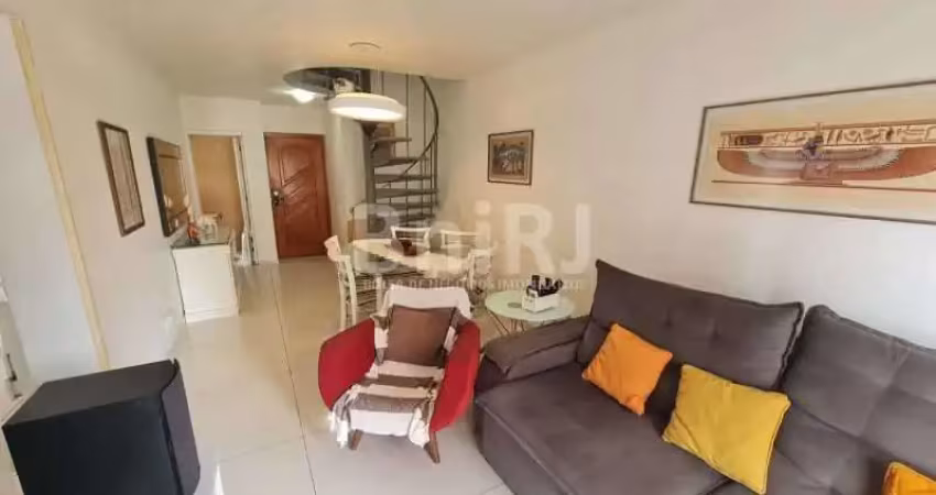 Cobertura duplex com 2 vagas de garagem escrituradas, livres e demarcadas. próximo ao shopping tijuca e metrô saenz pena!!!!