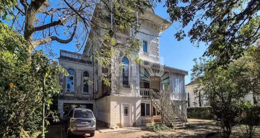 Palacete cercado de verde ? ideal para hotel boutique em localização nobre