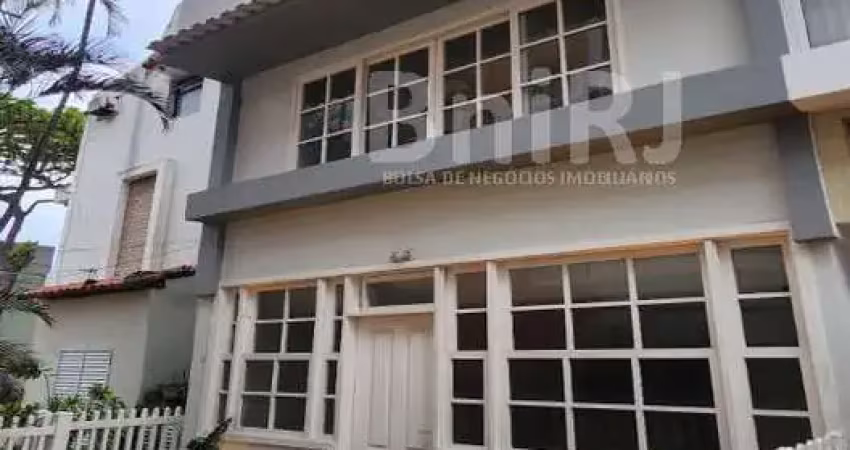 Casa para alugar na av. lucio costa/ condomínio weekend club