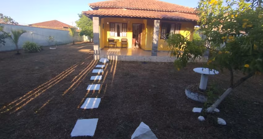 Vende se casa em Saquarema bairro Vilatur próx a lagoa doce.