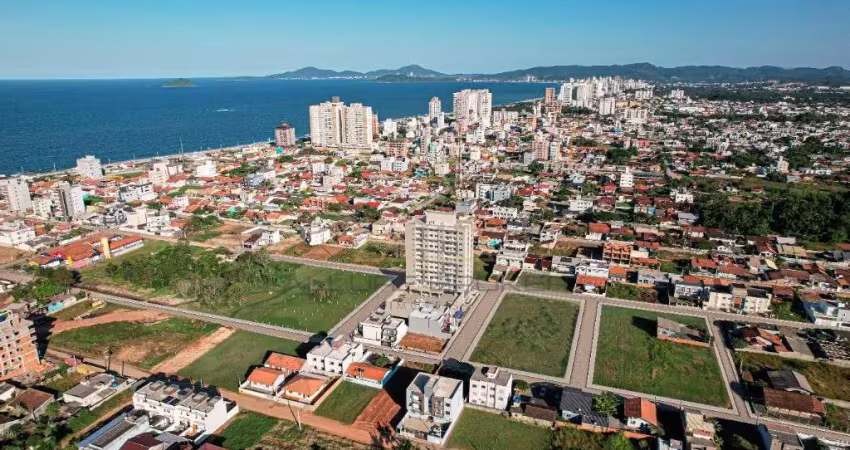LANÇAMENTO APARTAMENTO CLUB A 550 METROS DA PRAIA!