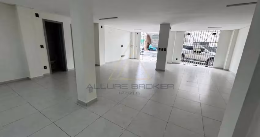 Loja no centro, de frente ao mole central,  próximo a nereu ramos em balneário piçarras- sc.