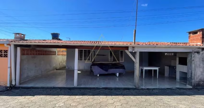 Casa a venda em condominio fechado na quinta dos açorianos, semi mobiliada.