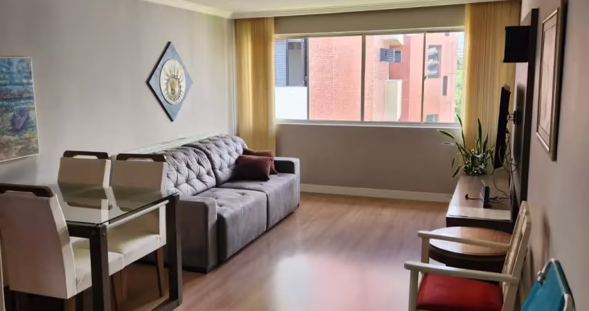 Vende-se apartamento semimobiliado no batel