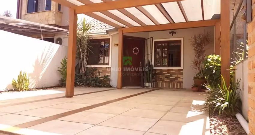 Imperdível casa à venda em Porto Alegre-RS, no bairro Hípica: 3 quartos, 3 salas, 2 banheiros, 2 vagas de garagem, 115m²!