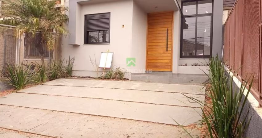 Imperdível! Casa à venda em Porto Alegre-RS, bairro Hípica. 3 quartos, 1 suíte, 1 sala, 2 banheiros, 2 vagas de garagem, 85m².