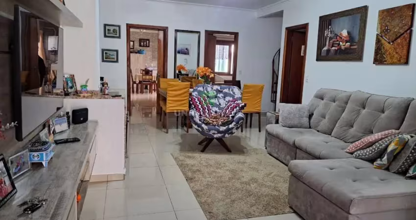 Casa à venda em porto alegre-rs, bairro hípica. 2 quartos, 1 suite, 1 sala, 1 banheiro, 1 vaga de garagem, 117m².