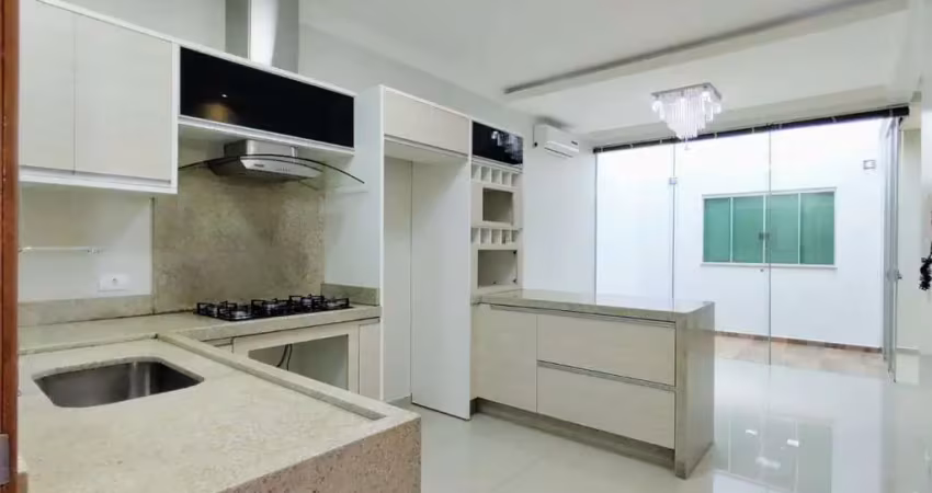 Casa com 3 quartos à venda na Rua Pioneiro José Garbieri, 62, Jardim Tóquio, Maringá