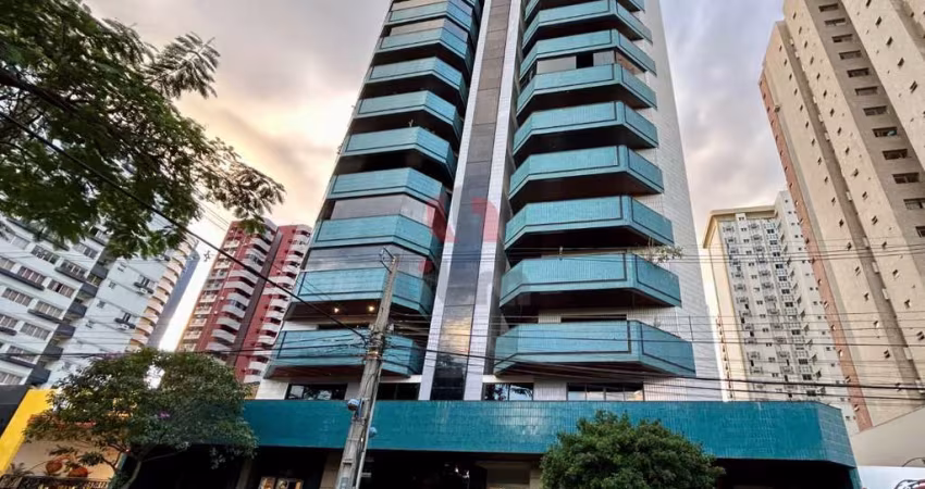 Apartamento a venda no condomínio Carlos Gomes no bairro Zona 01 Centro.