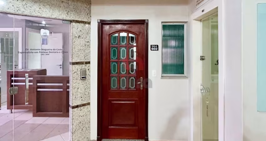Sala a venda no condomínio Albert Sabin no bairro Zona 01