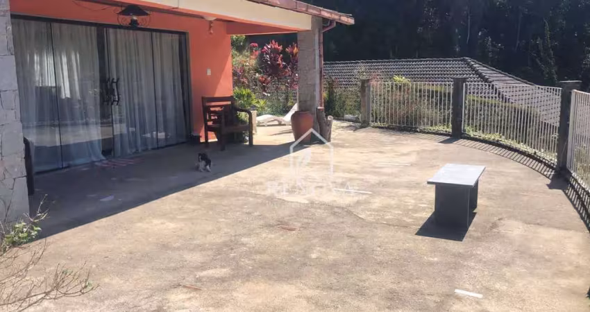 Casa com 3 quartos para alugar, 124 m² por r$ 5.735/mês - ermitage - teresópolis/rj