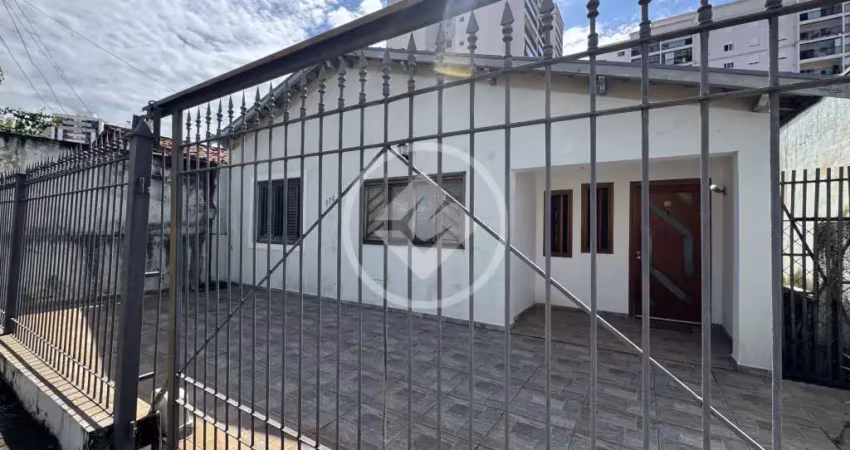 Casa  espaçosa,  3 dorms , 2 banheiros com quintal grande no Taquaral codigo: 105174