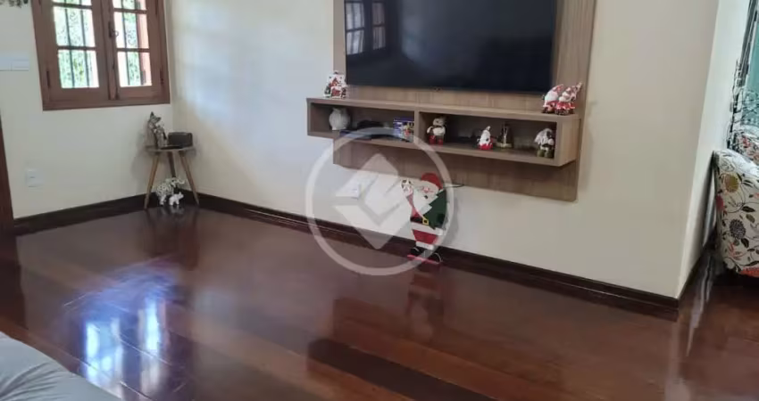 Casa 305m² com energia Solar codigo: 84640