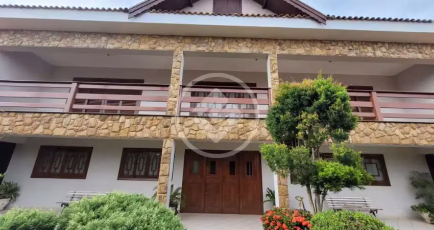 Casa sobrado de 500 m² com 4 dormitórios sendo 1 suíte com hidromassagem, em Sumaré. codigo: 110604