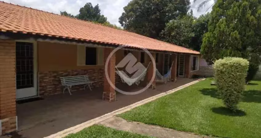 Chacara Espetacular 1.500m² para morar ou Lazer codigo: 64952