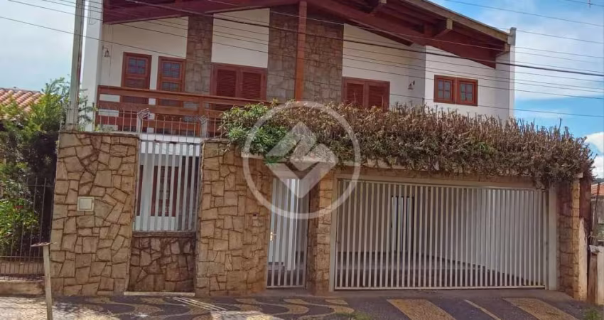 Casa tipo sobrado com 476 m2 em frente a UNAR. Ótima para locação para estudantes codigo: 104289