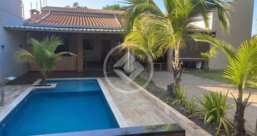 Chácara de 1000 m2, rústica com 3 dormitórios sendo 1 suíte, piscina e área gourmet, em Limeira. codigo: 115081