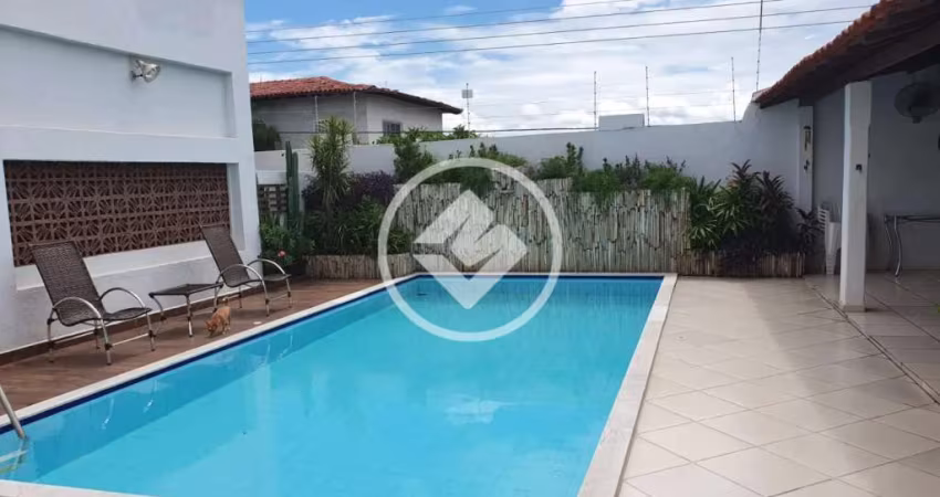 Vende-se casa Residencial/comercial de 330 m² em localização privilegiada - Bairro Jardim Cuiabá -  2 quartos, 1 suíte e 1 suíte máster - Cuiabá (MT) - Valor: R$ 1.990.000,00 codigo: 107185