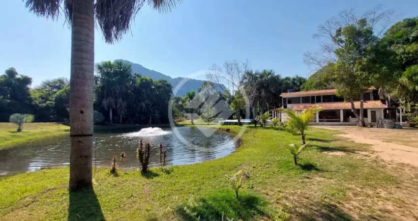 Sítio à venda, 67.000 m2, estrada do manso km27, apenas 44km de Cuiabá  Está a procura de um paraíso particular? Venha conhecer esta maravilhosa propriedade com vista deslumbrante para Chapada dos Gui