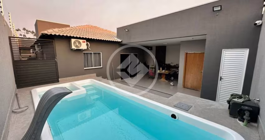 Vende-se Casa Alto Padrão no Residencial São José - 250 m² - Toda no Porcelanato - 3 Quartos, sendo 1 Suíte - 4 Vagas, Piscina e Área Gourmet - Cuiabá (MT) - Valor: R$ 770.000,00 - Imobiliária My Brok