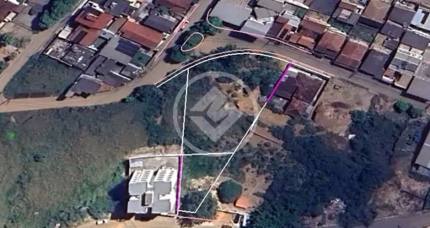 Lote de 2368m2 Bairro Iguaçu codigo: 105144