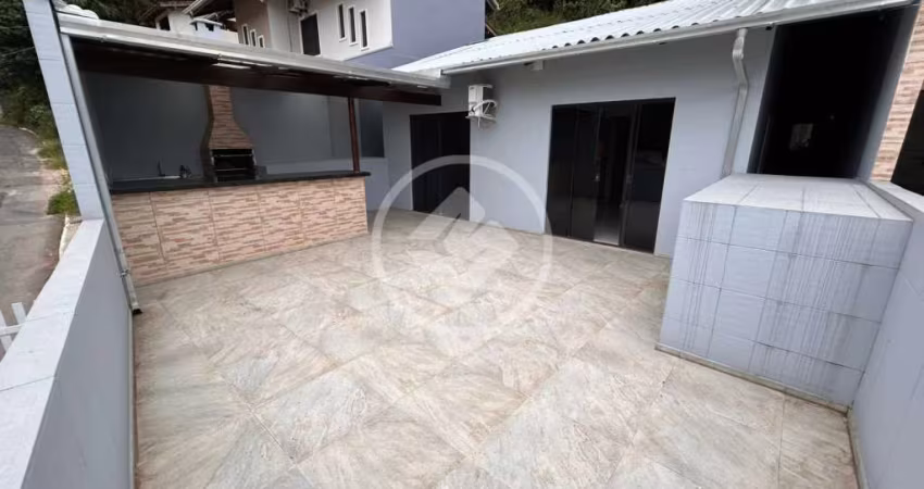 Ampla Casa à Venda no Bairro Fazendinha - Itajaí (SC) codigo: 98346