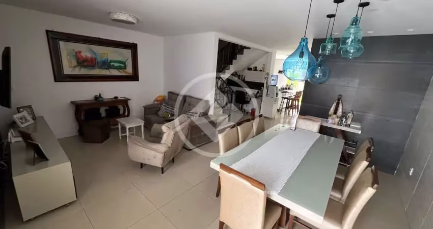 Sobrado à Venda no Centro de Camboriú codigo: 96373