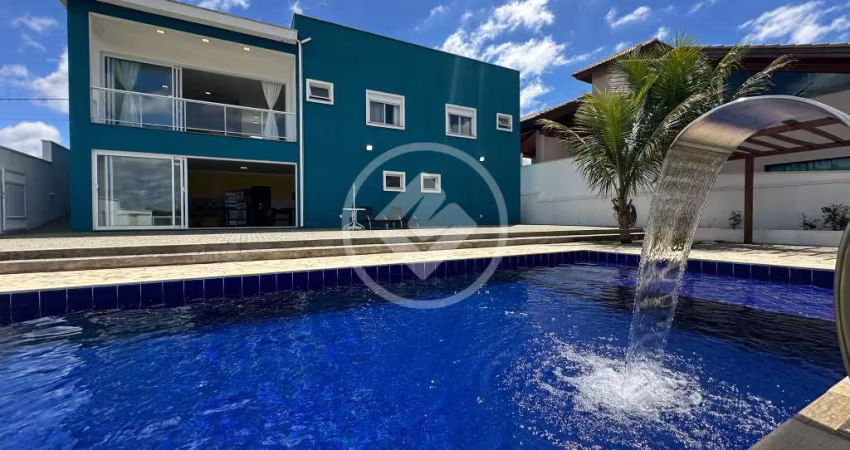 Casa com 5 dormitórios s/ 4 suítes, com piscina e são de festa. **Porteira fechada** codigo: 111535