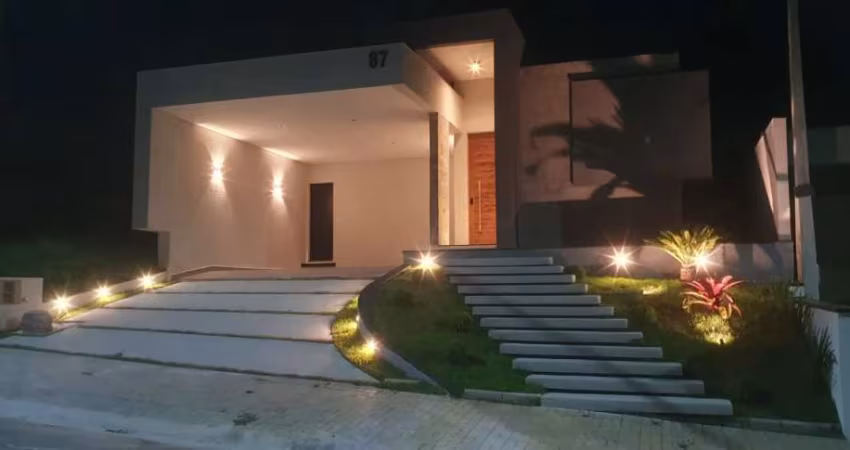 - a casa toda foi construída com tijolo de 19cm - todos os cimentos foram usados Votoran, Montes Claros e CSN - hidráulica toda feita com amanco (exceto os canos para aquecer a piscina que foi utiliza