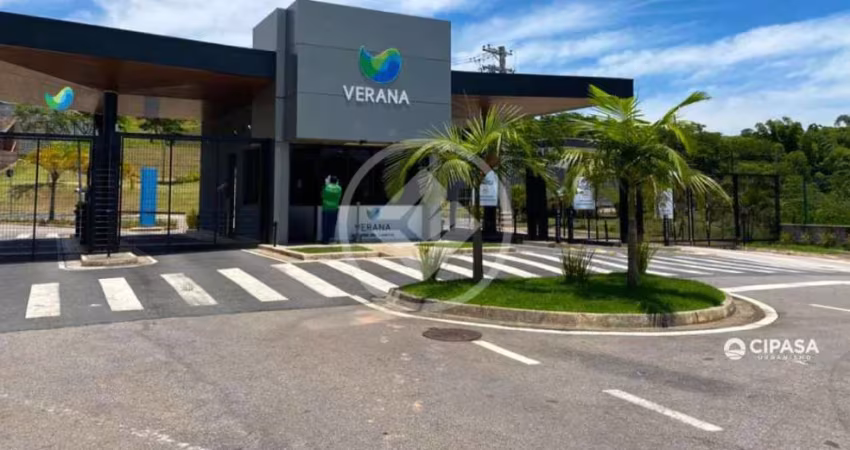 Apresentamos este excelente terreno, perfeito para construir o lar que você sempre sonhou! Localizado em um condomínio fechado que oferece segurança, lazer e qualidade de vida, este espaço é ideal par