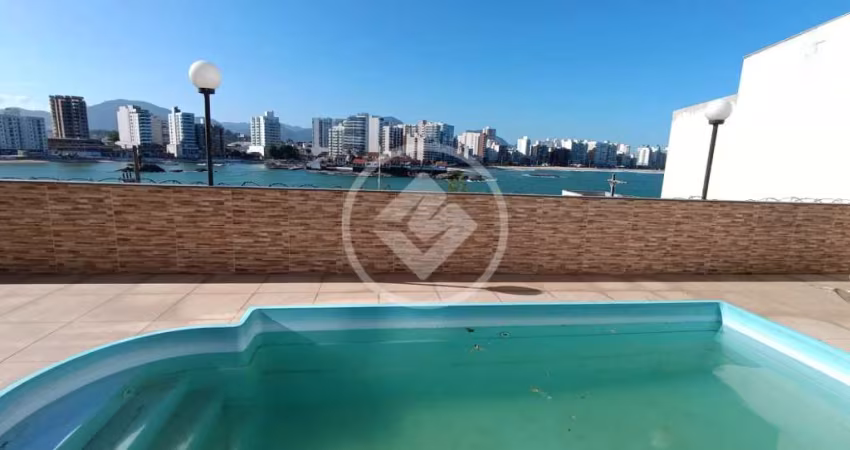 casa duplex com piscina no centro com 391 m2 com uma vista sensacional das praias de Guarapari codigo: 95575