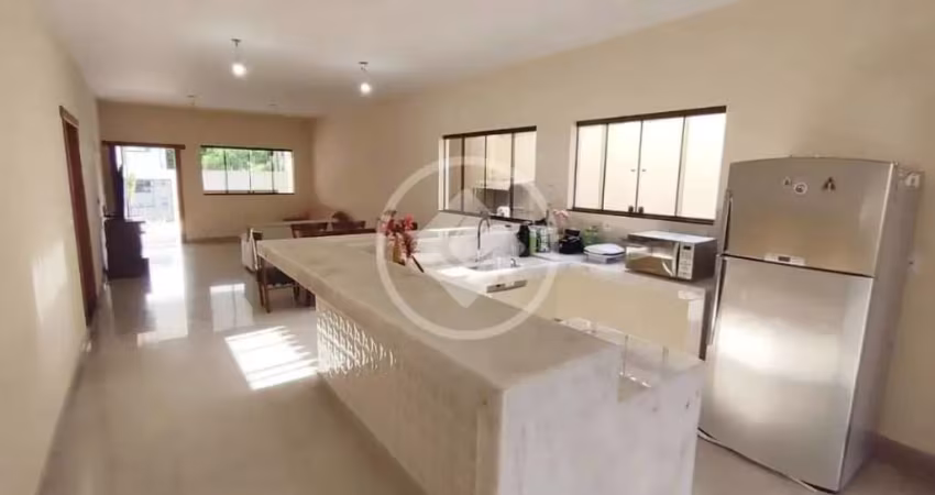 Casa linear com 4 quartos sendo 2 suítes à venda na Enseada Azul - Guarapari /ES codigo: 111267