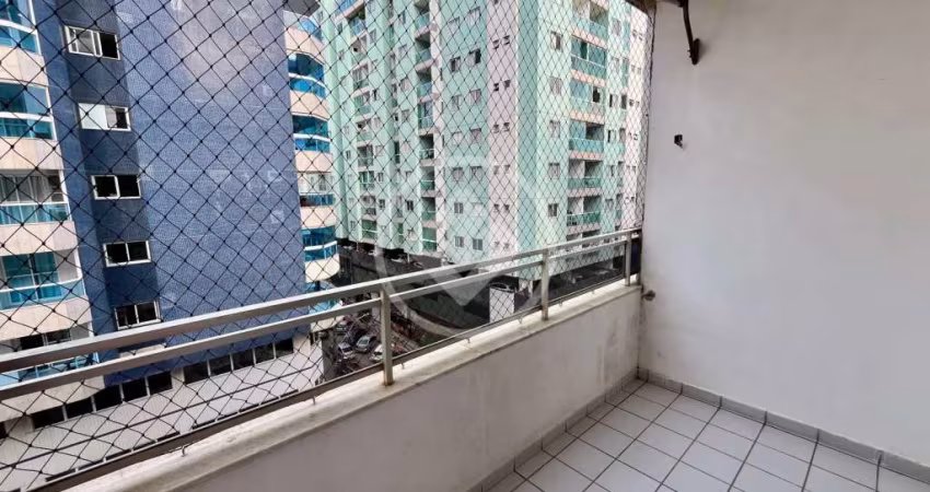 Excelente apartamento com vista para o mar de 2 quartos , sendo 1 suíte, prédio com elevador na praia do morro. codigo: 98532