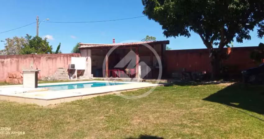 linda chácara a venda em Guarapari ,com 5.250 m2, casa com 2 quartos, área de lazer e um belo lago , pomar com muitas frutas , tudo isso a 6 km da praia do morro codigo: 97132