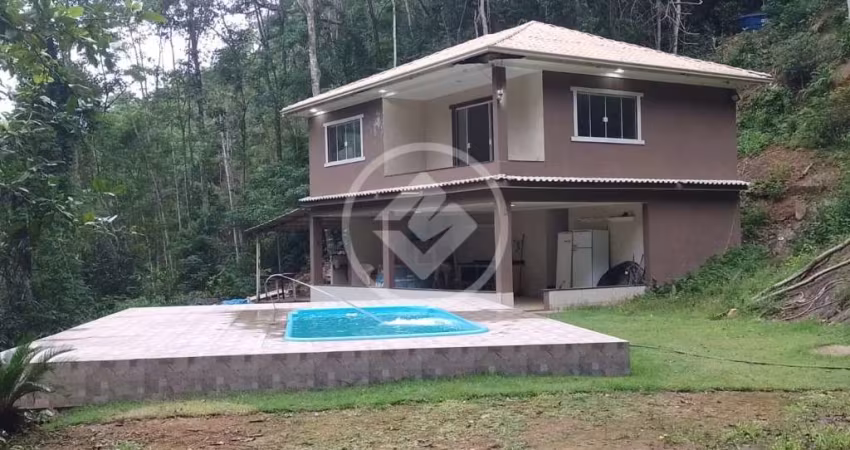 Chácara com casa,com piscina, com churrasqueira a Dez minutos de Guarapari codigo: 119697