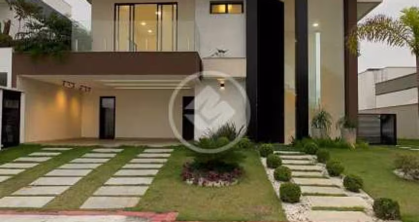 Casa Duplex 3 suítes com closet 4 vagas de garagem condomínio fechado em Interlagos. codigo: 47960