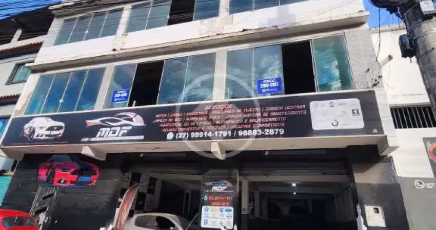 Vendo prédio comercial com 3 pavimentos, na região mais movimentada de cariacica, próximo a prefeitura, hospital, faculdade, entre outros! codigo: 115039