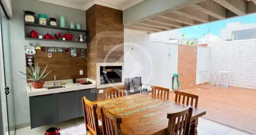 Casa na vila morumbi/rita vieira 1 suite e 2 quartos, piscina e área gourmet codigo: 100864