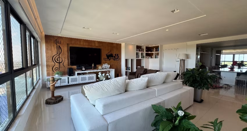 Apartamento 4 suítes com mais de 200m2 na melhor localização de Tirol