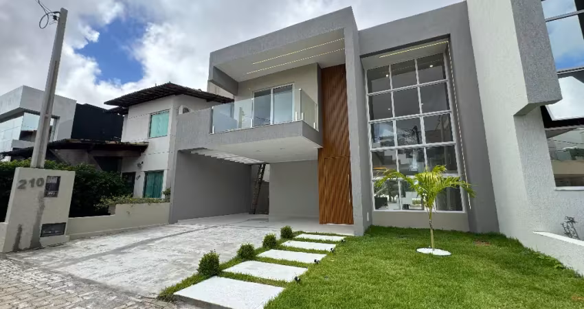 Casa duplex com fino acabamento e 3 suítes em condomínio fechado